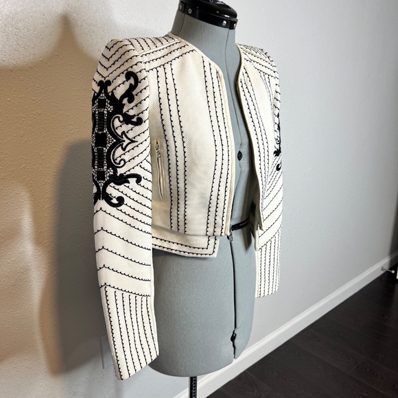 BGBG Bolero Embroidered Jacket Size XS - Picture 2 of 7